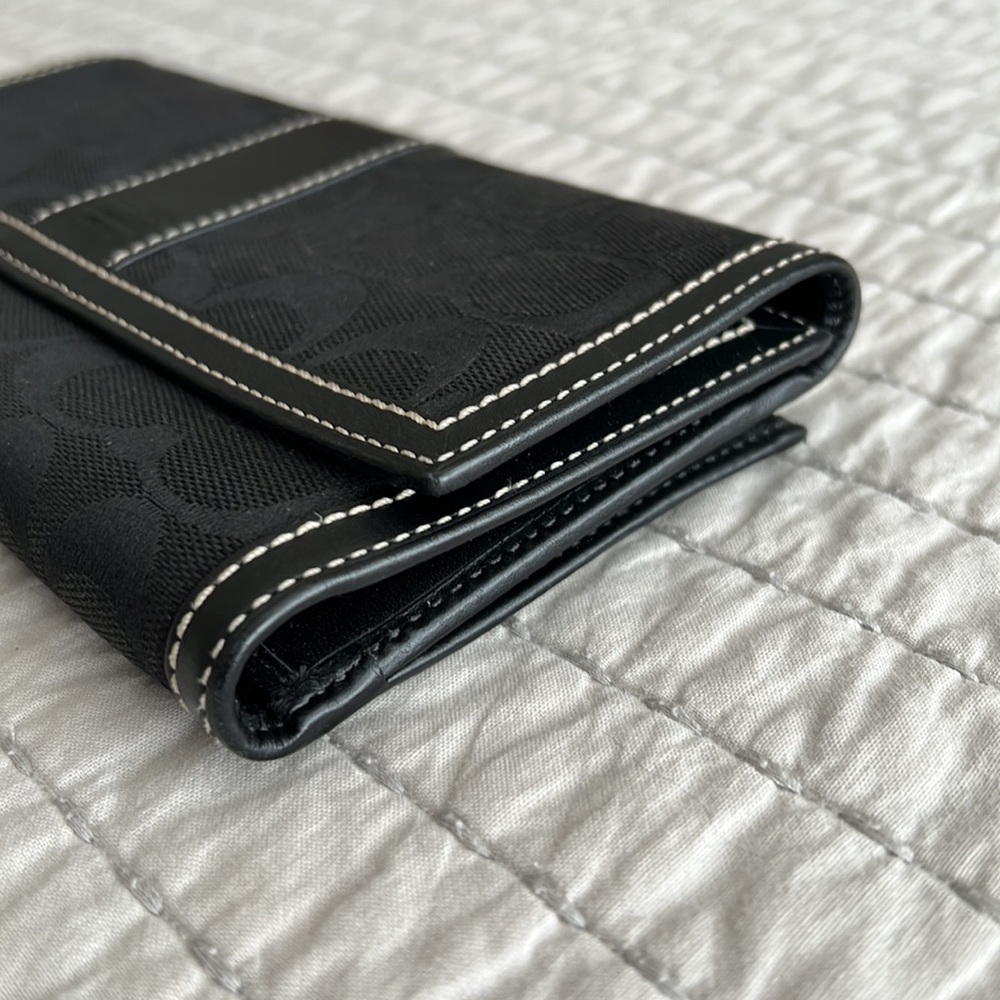 Coach Wallet - Picture 6 of 9